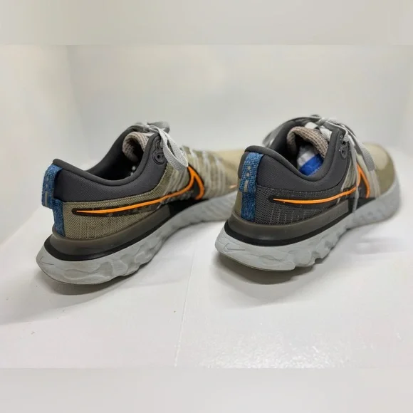 Nike React Infinity Run Flyknit 2 Men’s Size 11 Light Bone/Gray Running Shoes - Picture 6 of 11